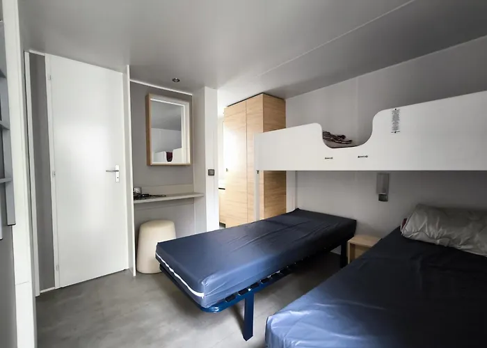 Mobil Premium Et Piscine Domaine La Yole Proche Valras אתר קמפינג *